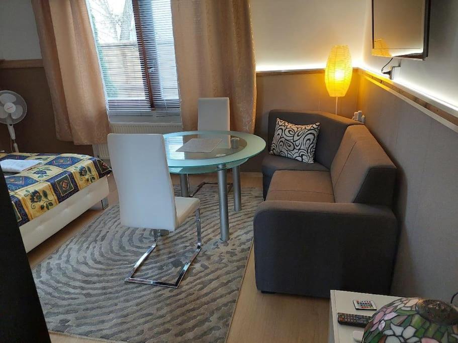 Ujszeged Apartman Екстер'єр фото
