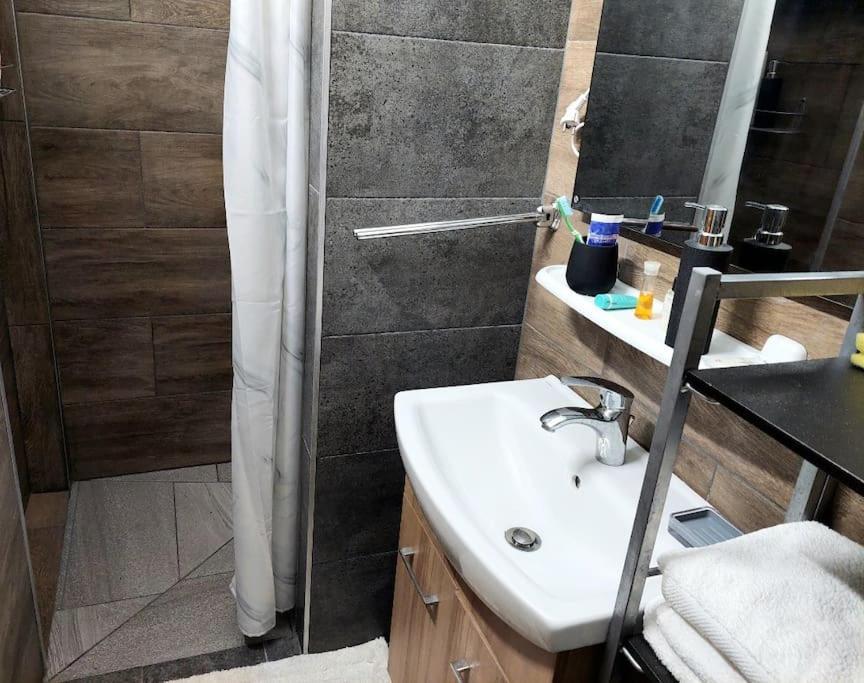 Ujszeged Apartman Екстер'єр фото