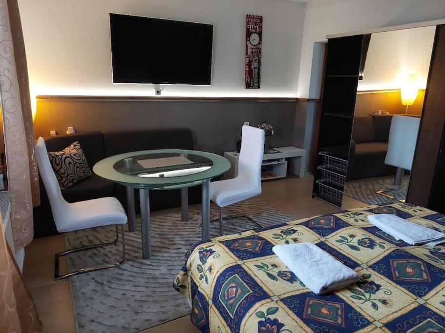 Ujszeged Apartman Екстер'єр фото