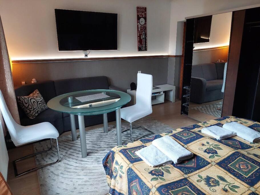Ujszeged Apartman Екстер'єр фото