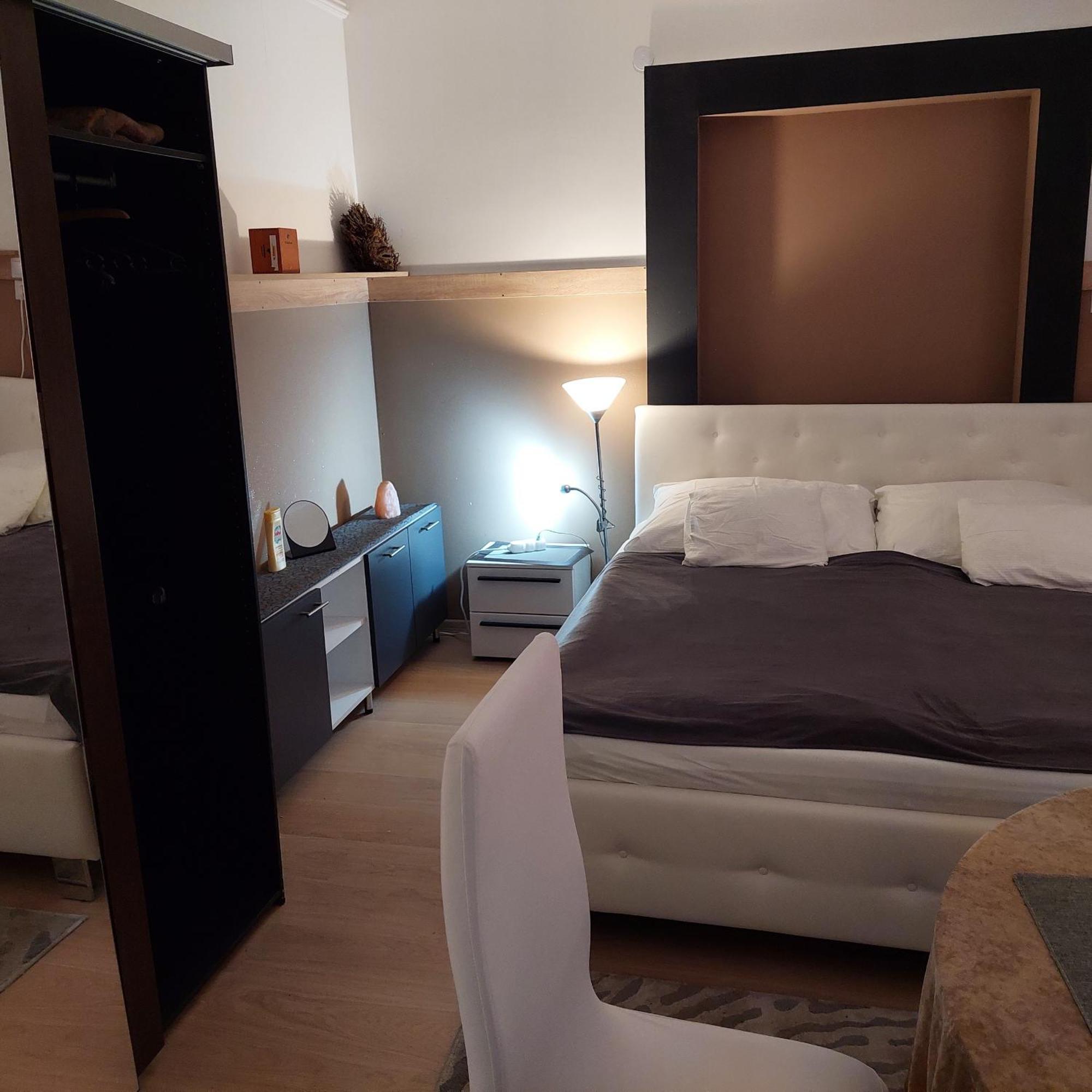 Ujszeged Apartman Екстер'єр фото