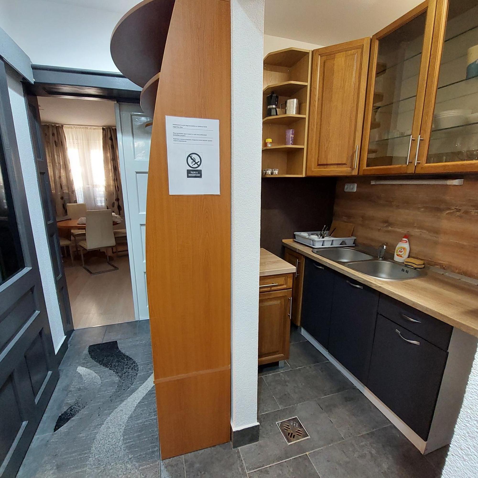 Ujszeged Apartman Екстер'єр фото