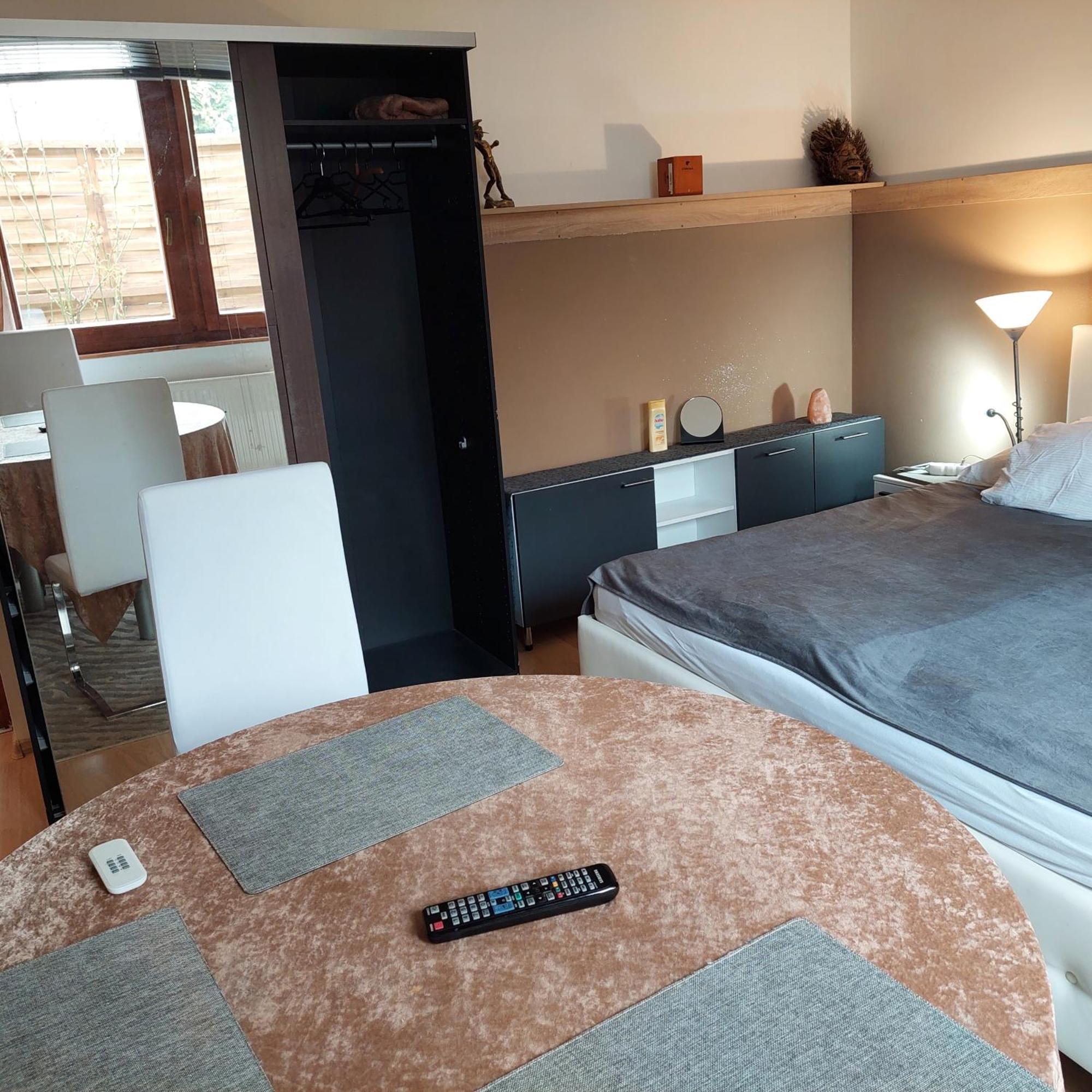 Ujszeged Apartman Екстер'єр фото