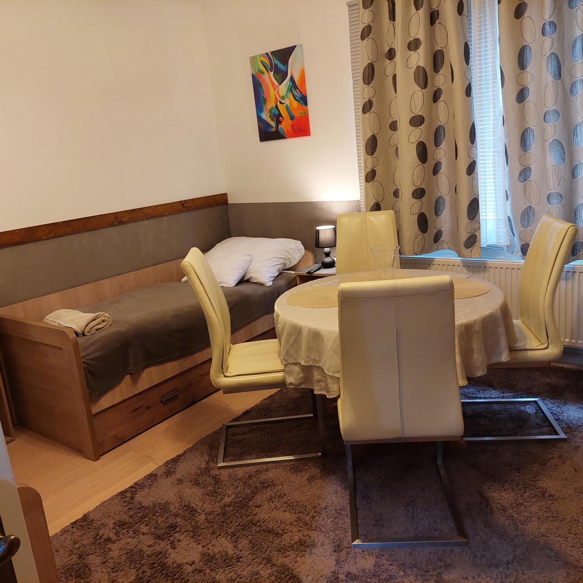 Ujszeged Apartman Екстер'єр фото