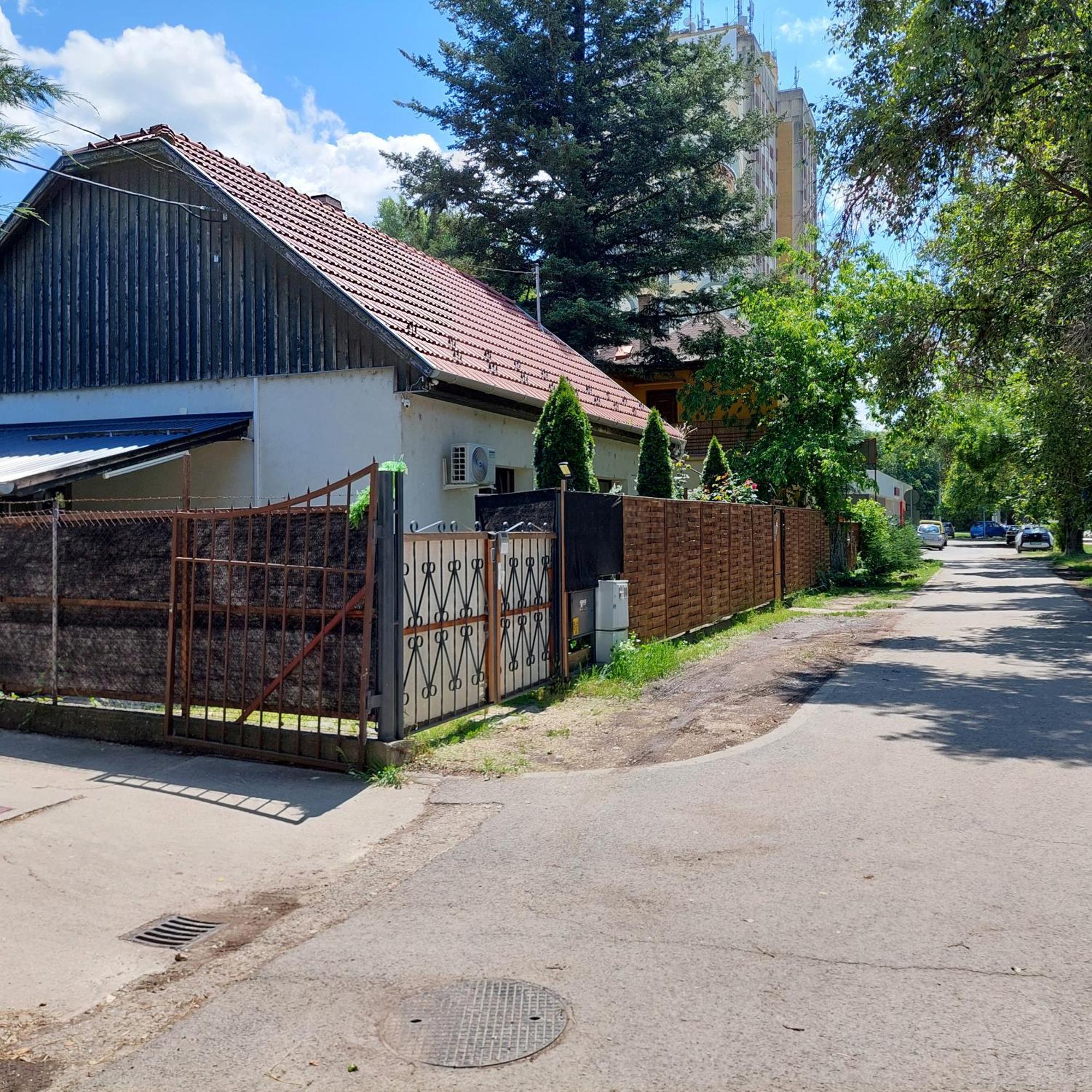 Ujszeged Apartman Екстер'єр фото